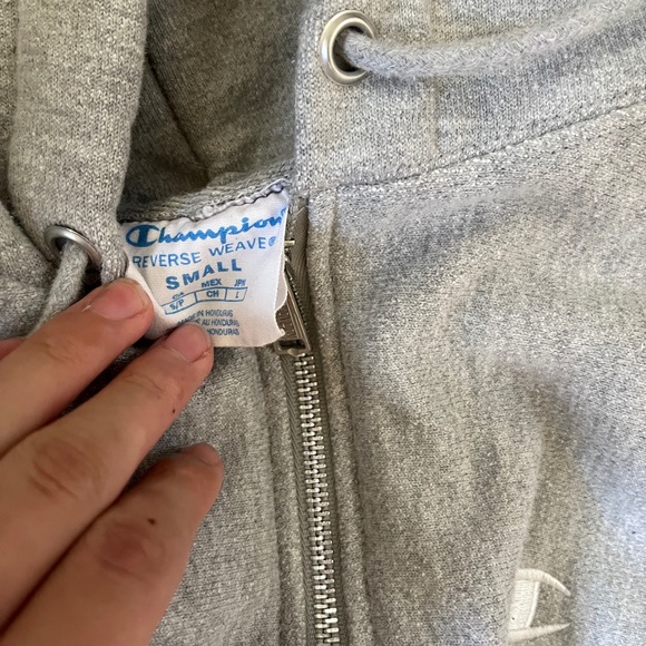 Champion and Nike Vintage Clothing for Cheap! - Picture 8 of 8